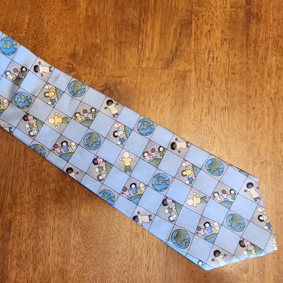 Save The Children ~ ” Hands Across the World” Necktie ~ Excellent Condition - Picture 2 of 7